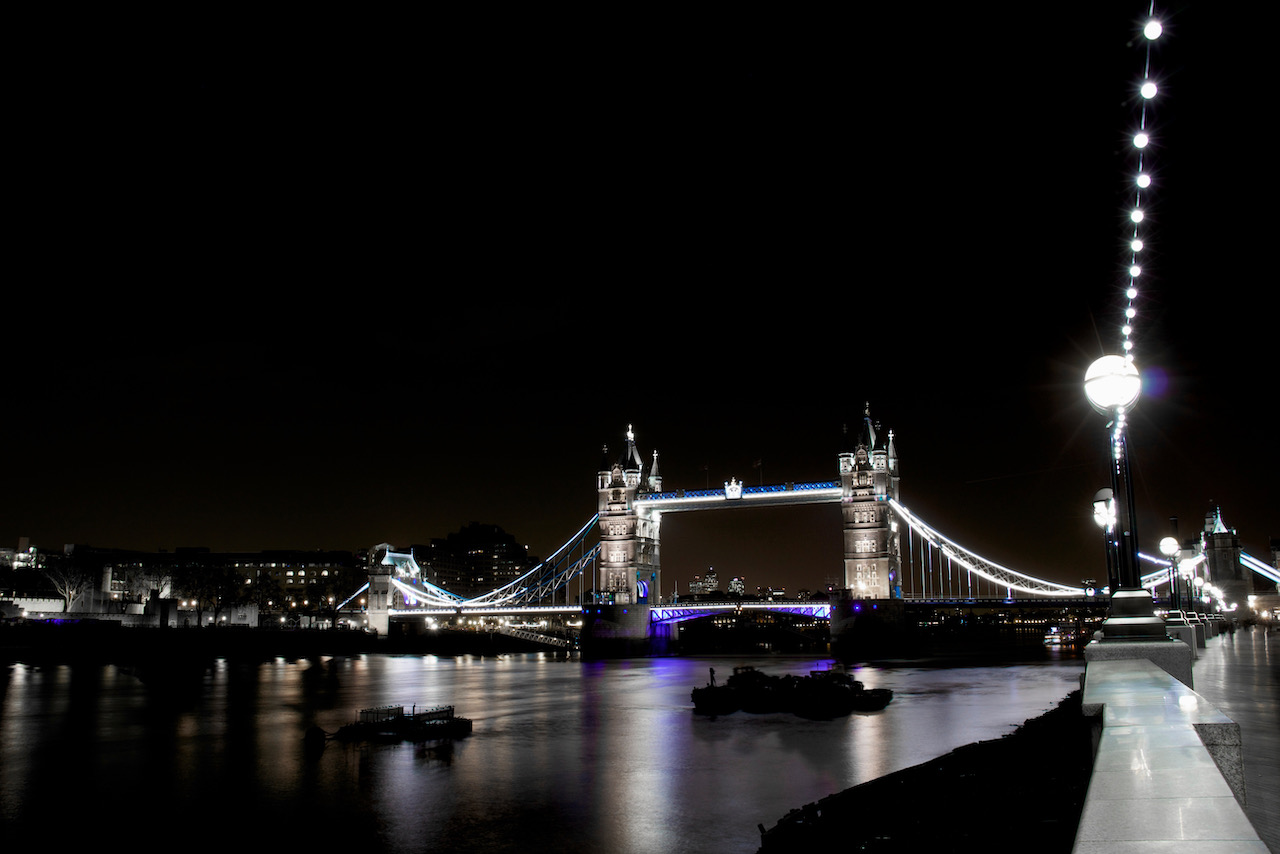 Tower Bridge accross the Thames